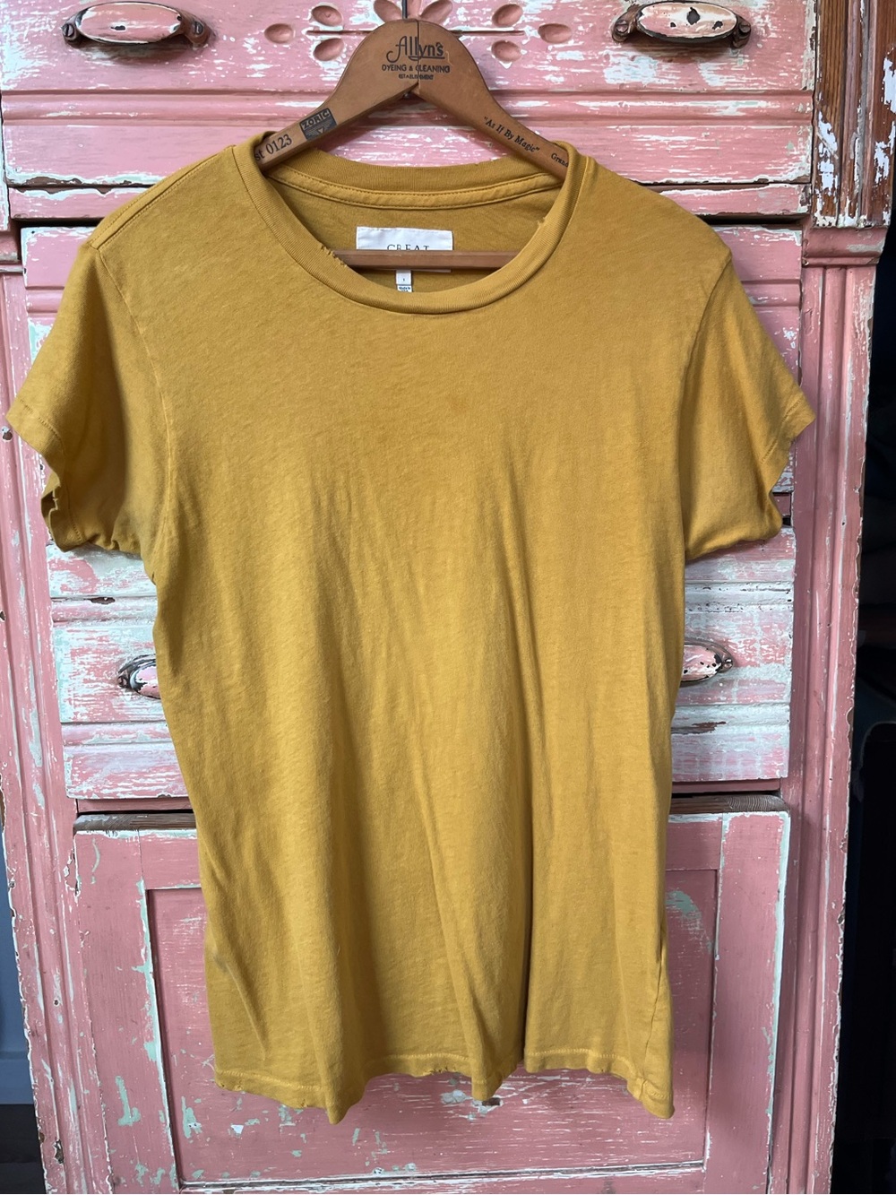 The GREAT Distressed Relaxed Mustard Yellow Cotton T Shirt Top USA 1/S
